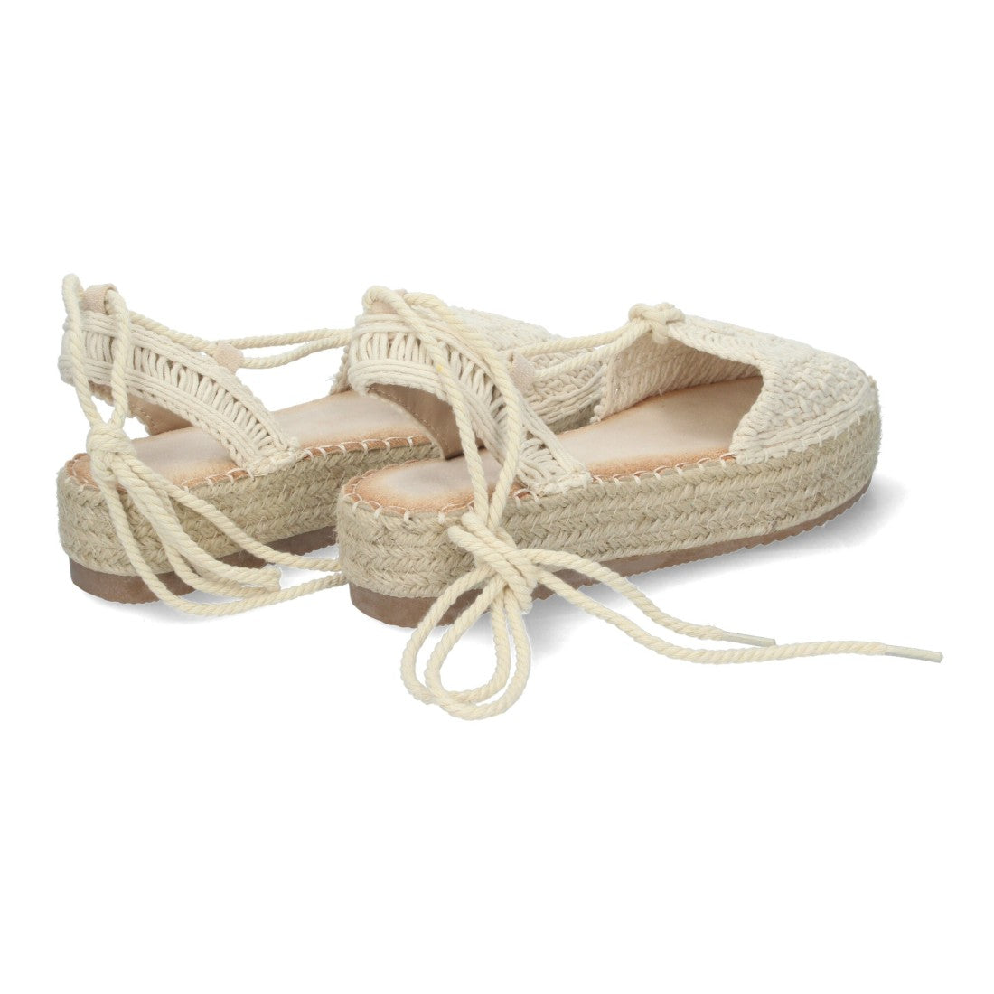 Vista trasera de alpargatas beige con cierre de cordones